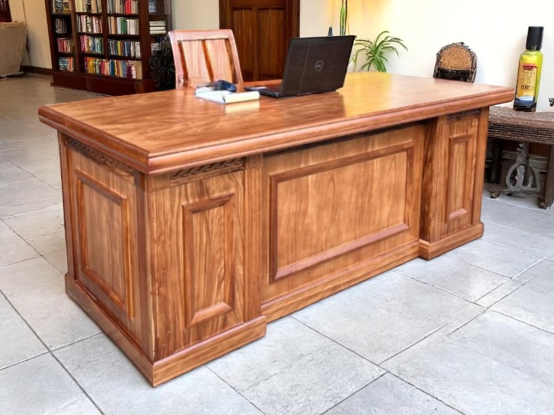 Mẹo tránh ẩm mốc dưới bàn làm việc