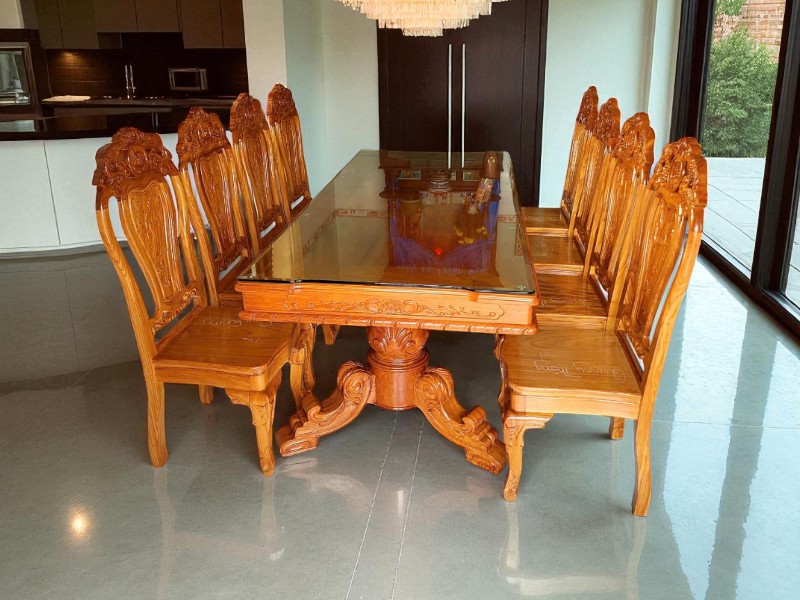 Địa chỉ bán bàn ăn gỗ tại HCM