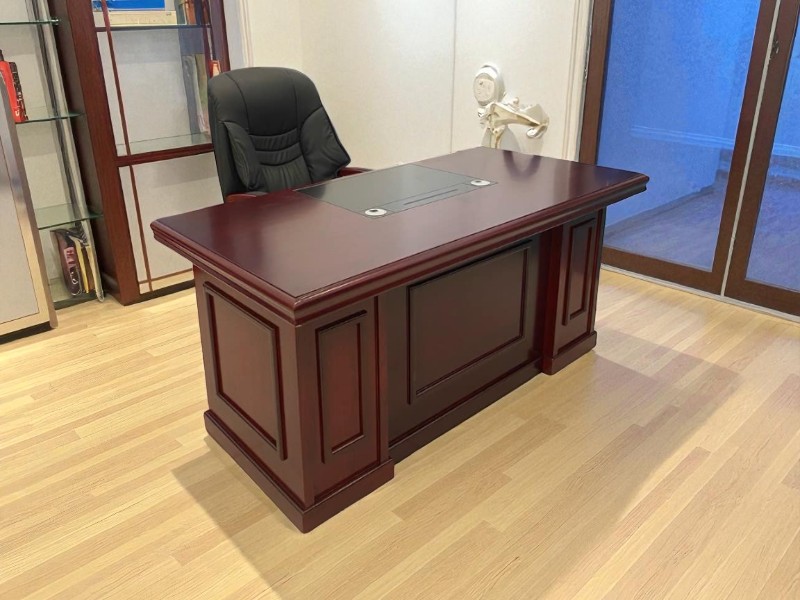 Mua bàn làm việc gần đây