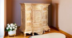 Mẹo bảo quản bàn thờ gỗ không bị mối mọt