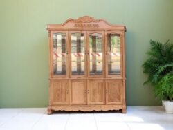 5 mẫu tủ rượu gỗ đẹp phong thủy cho phòng khách