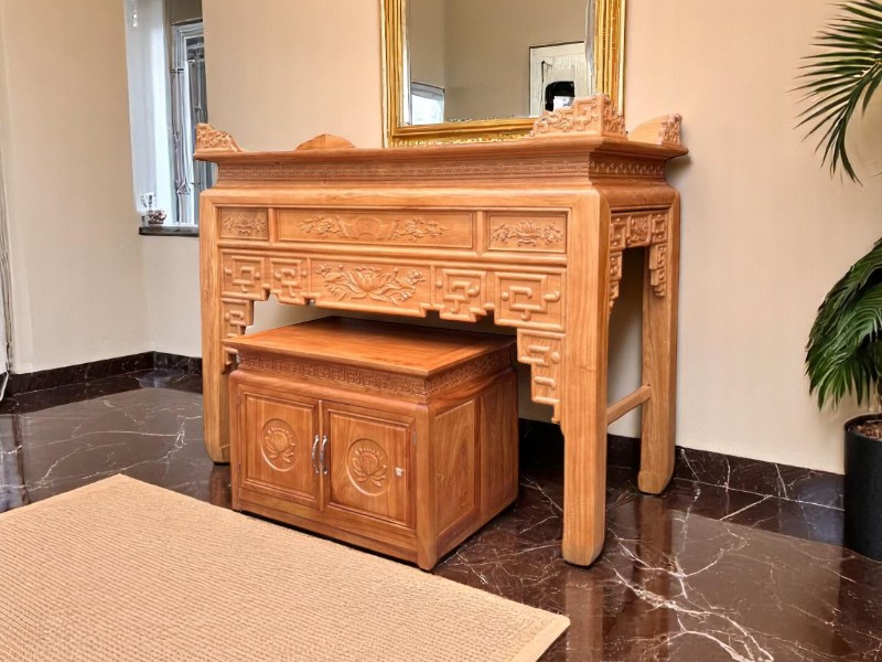 Bí quyết giúp bàn thờ gỗ luôn sáng bóng