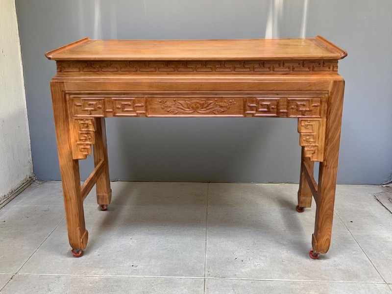 Bàn thờ gỗ tự nhiên