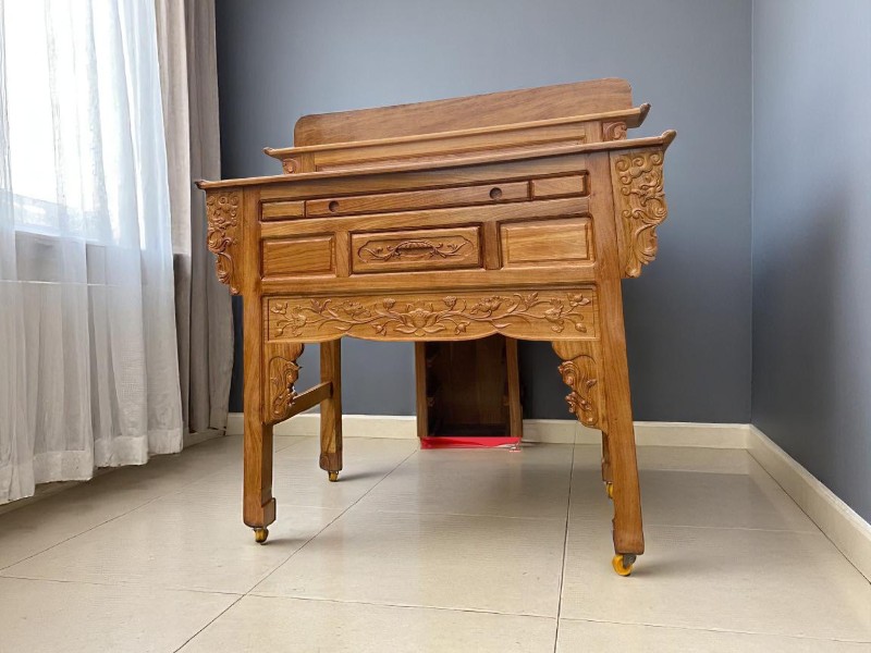 Bàn thờ treo tường hiện đại