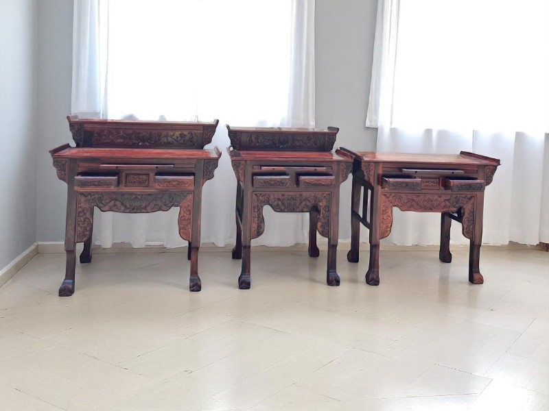 Bàn thờ treo tường hiện đại