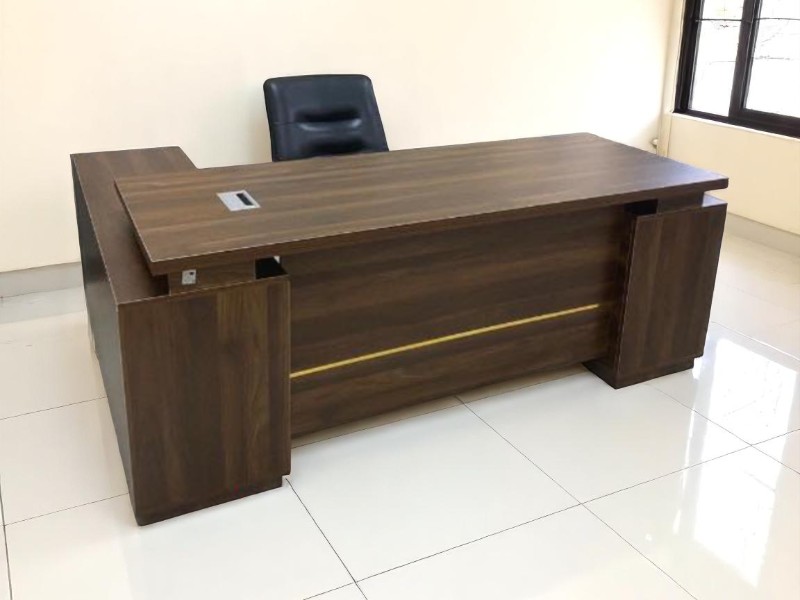 Cách bài trí bàn làm việc gỗ đúng phong thủy