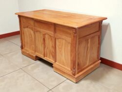 Cách cải tạo bàn làm việc cũ