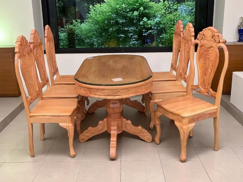 Lưu Ý Chọn Bàn Ăn Gỗ Hợp Mệnh Gia Chủ