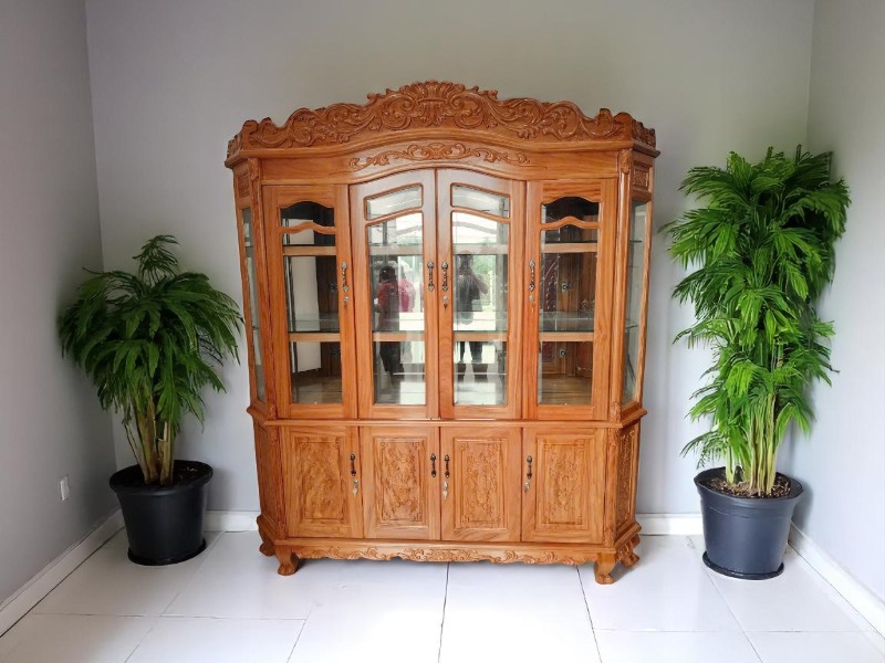 Tủ rượu âm tường cho phòng khách