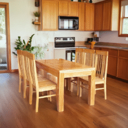 4 Cách Giữ Bàn Ăn Gỗ Luôn Sáng Bóng