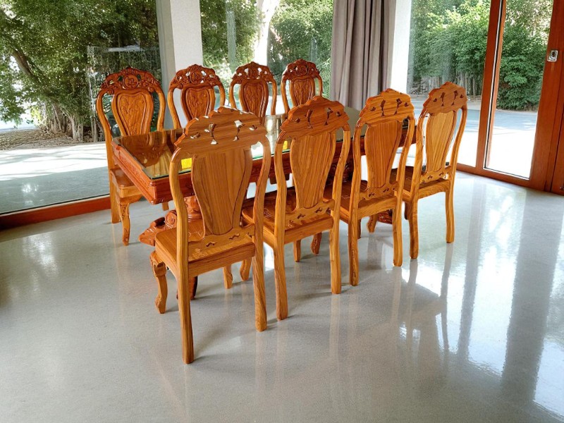 Địa chỉ bán bàn ăn gỗ tại HCM